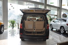 2011款丰田Alphard