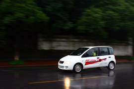 2010年众泰朗悦6座车型萧山试驾实拍