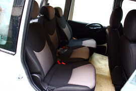 2010年众泰朗悦6座车型萧山试驾实拍