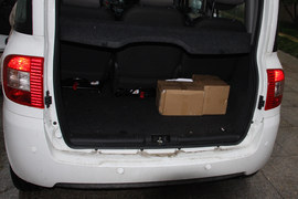 2010年众泰朗悦6座车型萧山试驾实拍