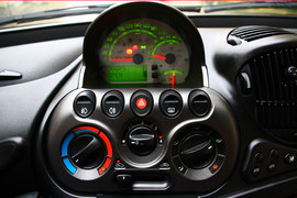 2010年众泰朗悦6座车型萧山试驾实拍