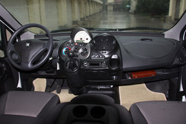 2010年众泰朗悦6座车型萧山试驾实拍