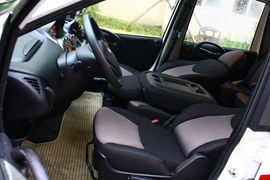 2010年众泰朗悦6座车型萧山试驾实拍