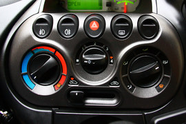 2010年众泰朗悦6座车型萧山试驾实拍