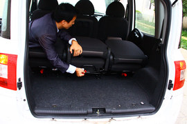 2010年众泰朗悦6座车型萧山试驾实拍