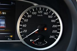 2016款日产轩逸1.8XV
