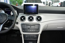 2016款奔驰GLA200动感型