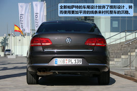 2011款帕萨特B7海外试驾实拍