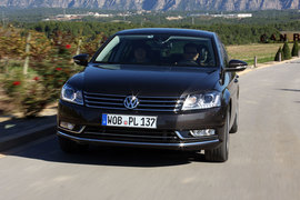 2011款帕萨特B7海外试驾实拍