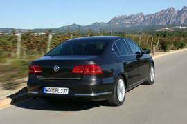 2011款帕萨特B7海外试驾实拍