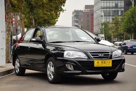 2011款北京现代伊兰特1.6L手动舒适天窗型