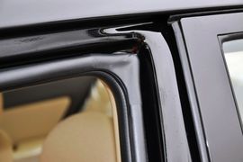 2011款北京现代伊兰特1.6L手动舒适天窗型