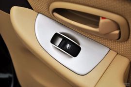 2011款北京现代伊兰特1.6L手动舒适天窗型