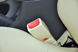 2011款北京现代伊兰特1.6L手动舒适天窗型