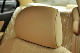 2011款北京现代伊兰特1.6L手动舒适天窗型