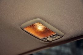 2011款北京现代伊兰特1.6L手动舒适天窗型