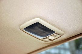 2011款北京现代伊兰特1.6L手动舒适天窗型