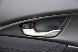 2016款本田思域220TURBO手动豪华版