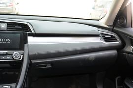 2016款本田思域220TURBO手动豪华版