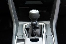 2016款本田思域220TURBO手动豪华版