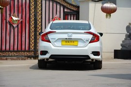 2016款本田思域220TURBO手动豪华版