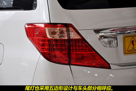 2011款丰田Alphard