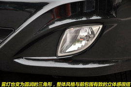 2011款北京现代伊兰特1.6L手动舒适天窗型