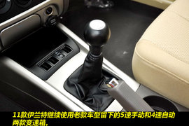 2011款北京现代伊兰特1.6L手动舒适天窗型