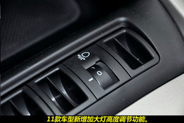 2011款北京现代伊兰特1.6L手动舒适天窗型