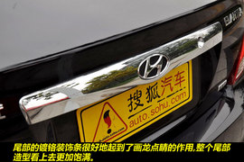 2011款北京现代伊兰特1.6L手动舒适天窗型