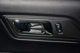 2016款福特MUSTANG