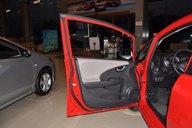 2010款本田飞度1.3L