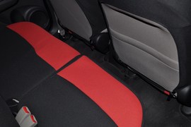 2010款本田飞度1.3L