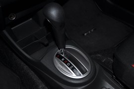 2010款本田飞度1.3L