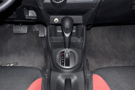 2010款本田飞度1.3L