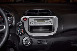 2010款本田飞度1.3L