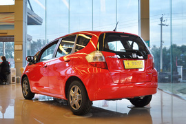 2010款本田飞度1.3L