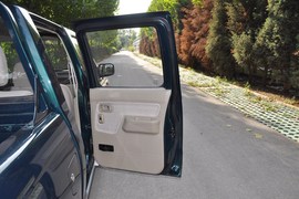 2011款郑州日产锐骐皮卡ZD30手动两驱标准型