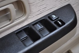 2011款郑州日产锐骐皮卡ZD30手动两驱标准型