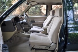 2011款郑州日产锐骐皮卡ZD30手动两驱标准型