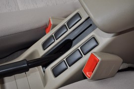 2011款郑州日产锐骐皮卡ZD30手动两驱标准型