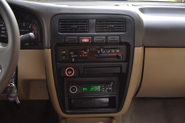 2011款郑州日产锐骐皮卡ZD30手动两驱标准型