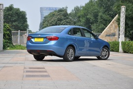 2016款奇瑞艾瑞泽7e