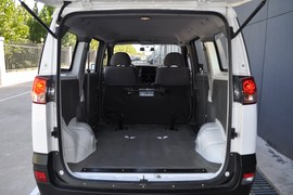 2011款郑州日产帅客1.6L手动商用型