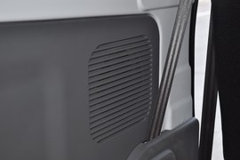 2011款郑州日产帅客1.6L手动商用型