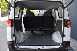 2011款郑州日产帅客1.6L手动商用型