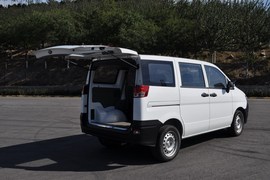 2011款郑州日产帅客1.6L手动商用型
