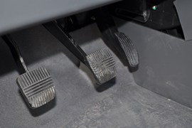 2011款郑州日产帅客1.6L手动商用型