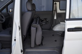 2011款郑州日产帅客1.6L手动商用型