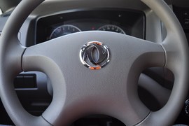 2011款郑州日产帅客1.6L手动商用型